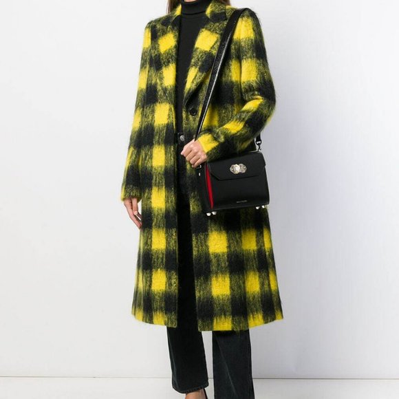 Alexander McQueen- Black Twist-lock Fastening Shoulder Bag - Picture 2 of 15